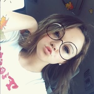 Meet your Posher, Macy